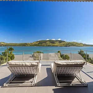 https://yacht-club-villa.queenslandhotels.net